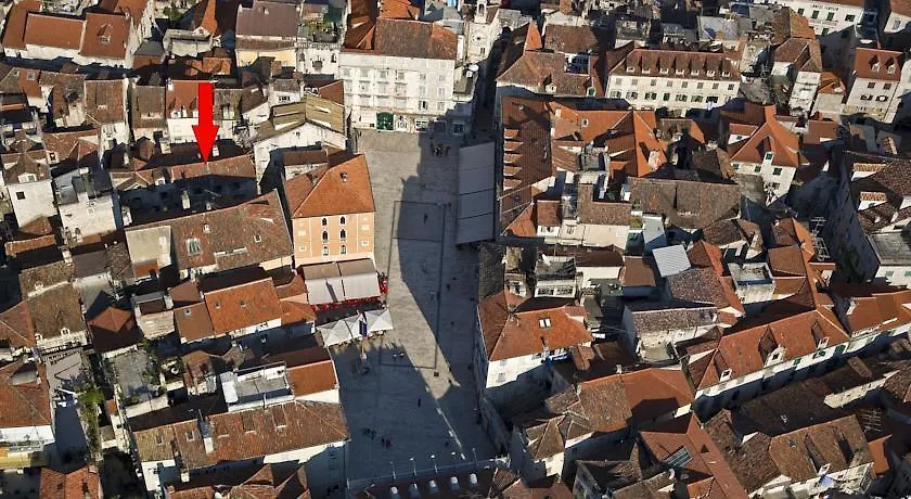 Apartment Stone Split