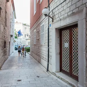 https://apartment-yes.hotelinzadar.com
