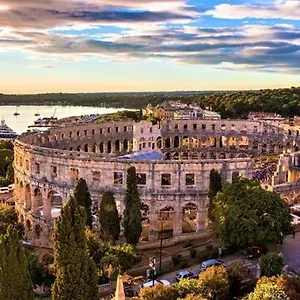 https://central-apartments.pula-hotels.org